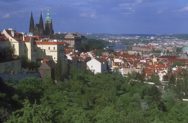 Вид с воздуха по всей Праге — стоковое фото
