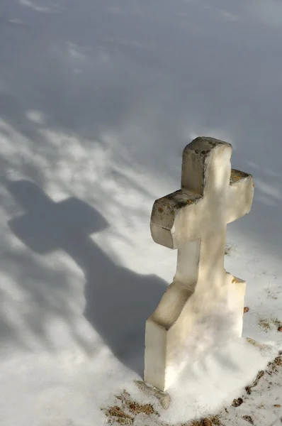 White Cross Tombstone — Stock Photo, Image