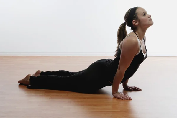 Woman Doing Stretches — Stock Photo, Image