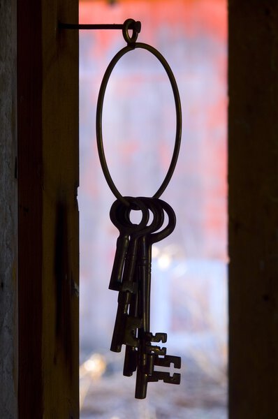 Силуэт старомодных ключей
