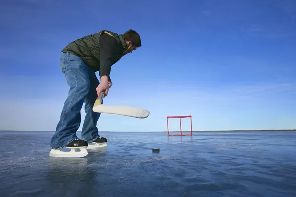 Playing Hockey Solo — Stock Photo, Image