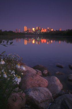 Edmonton skyline bij dageraad, alberta, canada