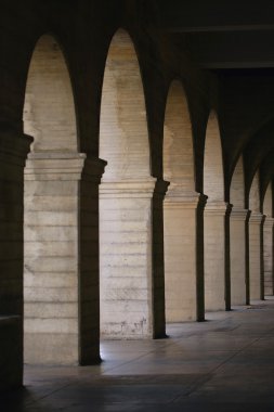 Yinelenen archways