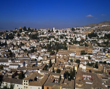 İspanyol şehir olan Elhamra Sarayı'ndan görülen Granada, görünümü