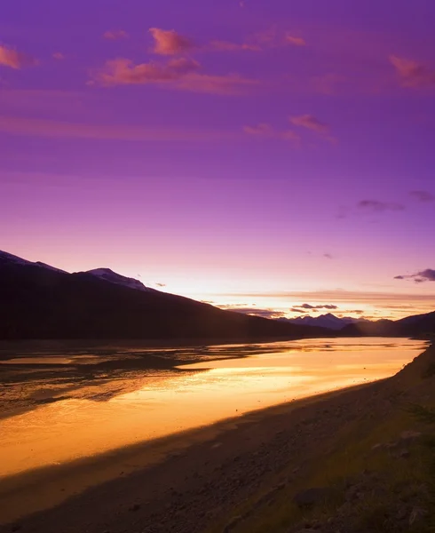 Lac Medicine au coucher du soleil Parc national Jasper — Photo