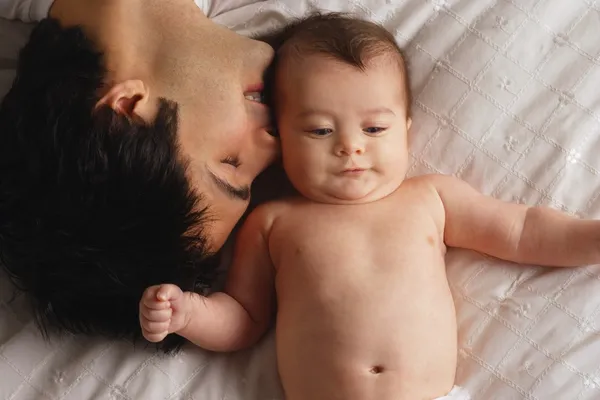 Padre con bebé — Foto de Stock