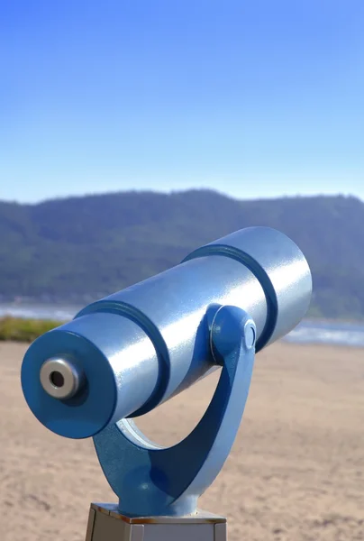 Telescópio para visualização de paisagens — Fotografia de Stock