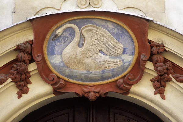 那洁白的天鹅，布拉格，捷克共和国的房子 — 图库照片
