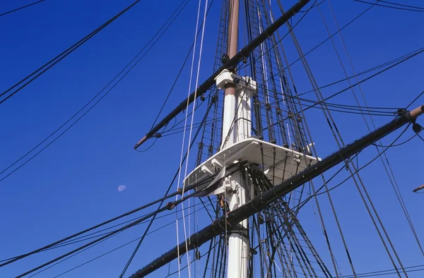 Tuigage van uss Grondwet historische schip — Stockfoto