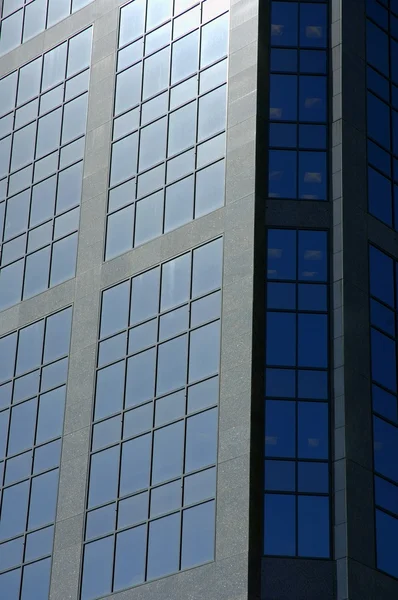 Closeup Of High-Rise Building — Stock Photo, Image