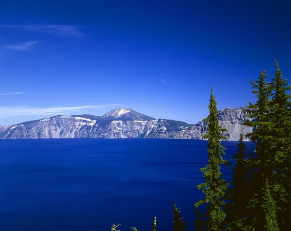 Deep Blue Water Of Crater Lake, Crater Lake National Park — Stock Photo, Image