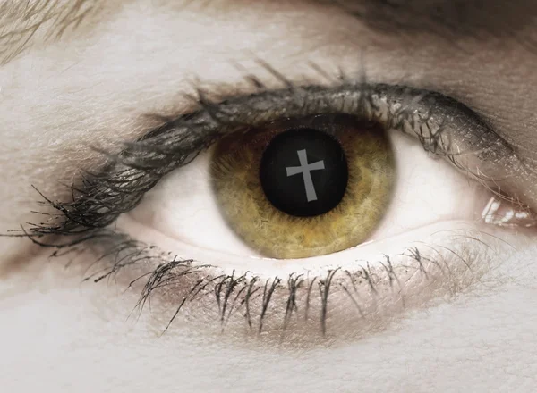 Cross Reflected In An Eye — Stock Photo, Image