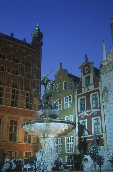 Fântâna Neptun la Twilight Gdansk Polonia — Fotografie, imagine de stoc