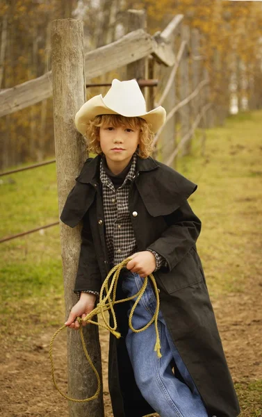 Porträtt av ung cowboy — Stockfoto