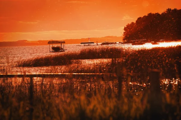 Солнечный свет на Shoreline — стоковое фото