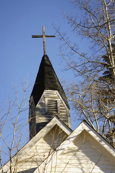 Croix altérée sur le clocher de l'église — Photo