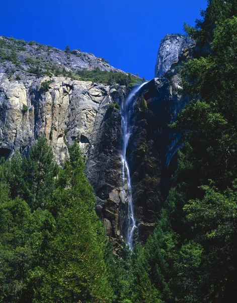 Νυφικό πέπλο falls, στο εθνικό πάρκο Γιοσέμιτι — Φωτογραφία Αρχείου