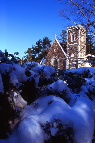 Un bâtiment d'église — Photo