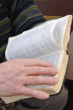 Sayfaları çeviriyorum