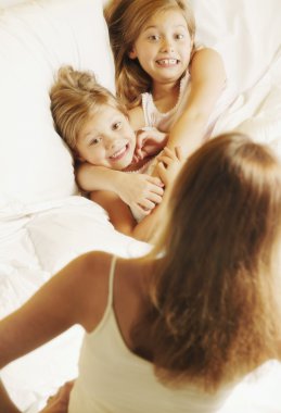 başını belaya sokmak kardeşler