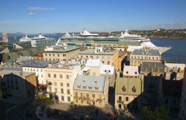 rozsdamentes pot a ragadós rizs főzés fehér háttérнержавіючої сталі горщик для липким рисом, приготування їжі на білому тлі