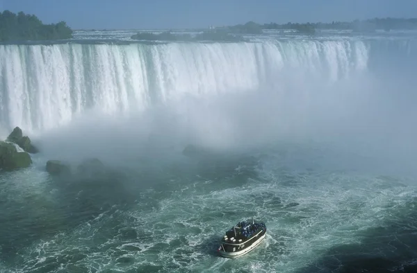 Niagara falls i maid of mgły, ontario, Kanada — Zdjęcie stockowe