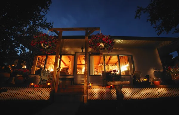 Exterior Cabin At Night — Stock Photo, Image