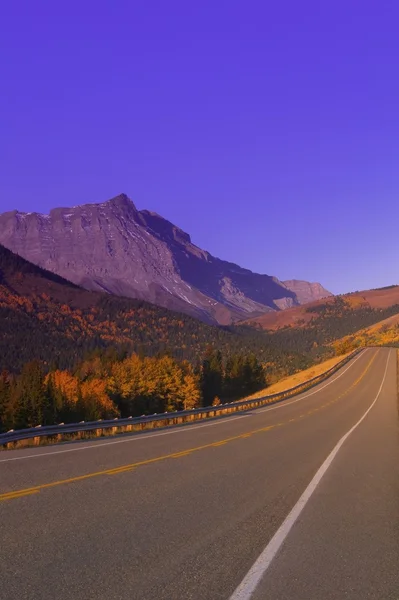 Doğal dağ yolu — Stok fotoğraf