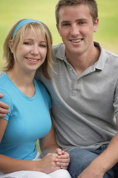 A Portrait Of A Young Couple — Stock Photo, Image
