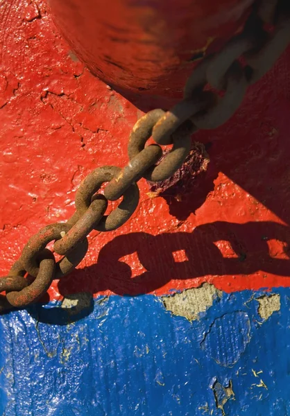 Una cadena oxidada — Foto de Stock