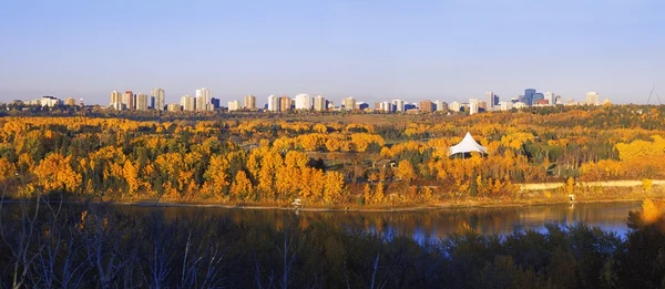 Podzim panorama města — Stock fotografie