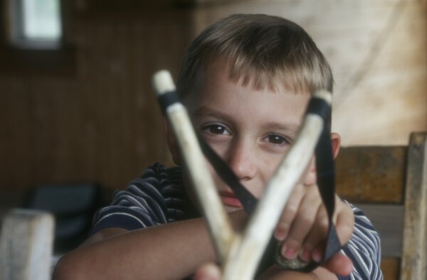 Ребенок со слингом
