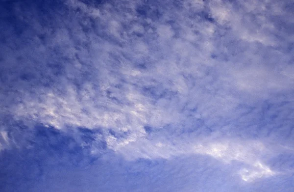 Перисті хмари — стокове фото