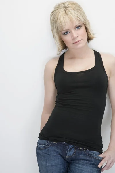 Young Woman In Classic Jeans And Tank — Stock Photo, Image