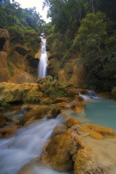 Malebný vodopád, luang prabang, laos — Stock fotografie