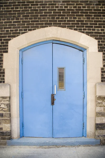 Porta dupla pintada azul — Fotografia de Stock