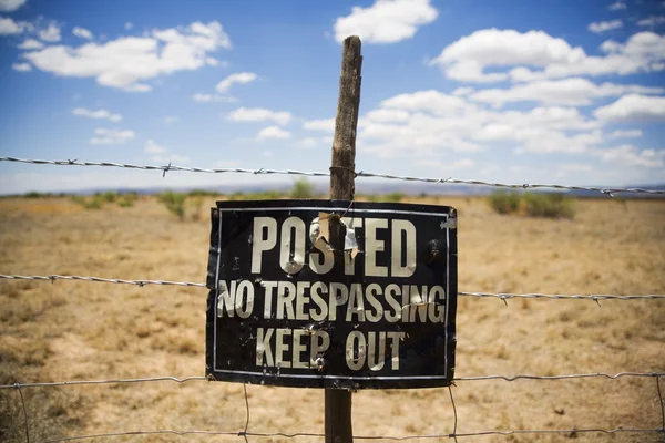 No Trespassing Sign — Stock Photo, Image