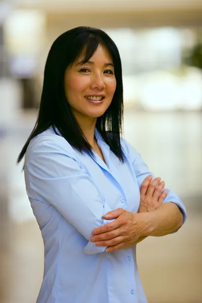 Retrato de uma mulher asiática — Fotografia de Stock
