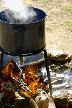 pot açık bir yangın