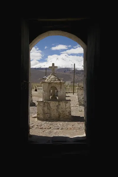 View Of Grave Through Window, Guallatire, South America — Stock Photo, Image