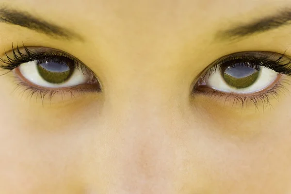 Närbild av kvinnans ögon — Stockfoto