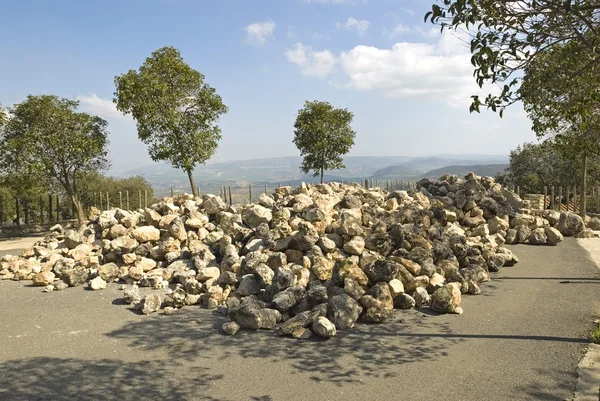 Rocas para la construcción de casas y paredes — Foto de Stock