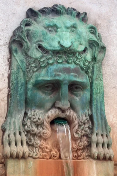 Fuente de agua en Francia — Foto de Stock