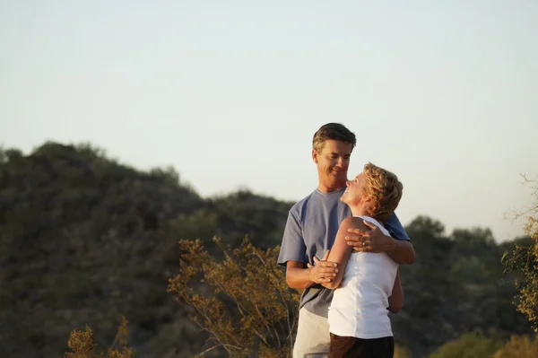 Couple Embracing — Stock Photo, Image