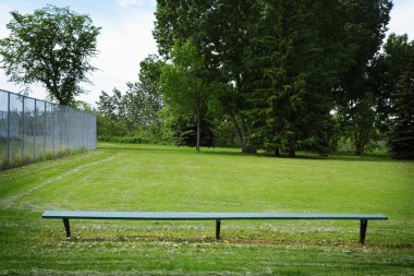 uzun bir Bank ile Park