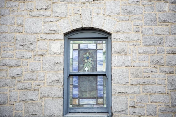 Window On Exterior Of Stone Wall — Stock Photo, Image
