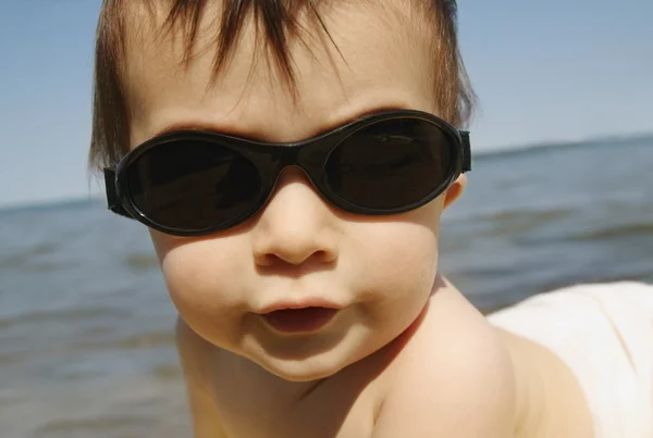 Bambino in spiaggia — Foto Stock
