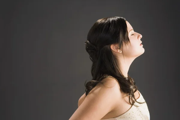 Young Woman With Eyes Closed — Stock Photo, Image