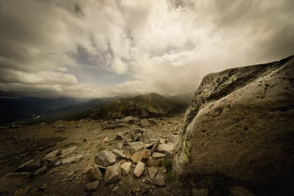 Rocky doğal manzaralı — Stok fotoğraf