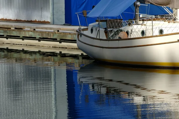 Dockad båt — Stockfoto